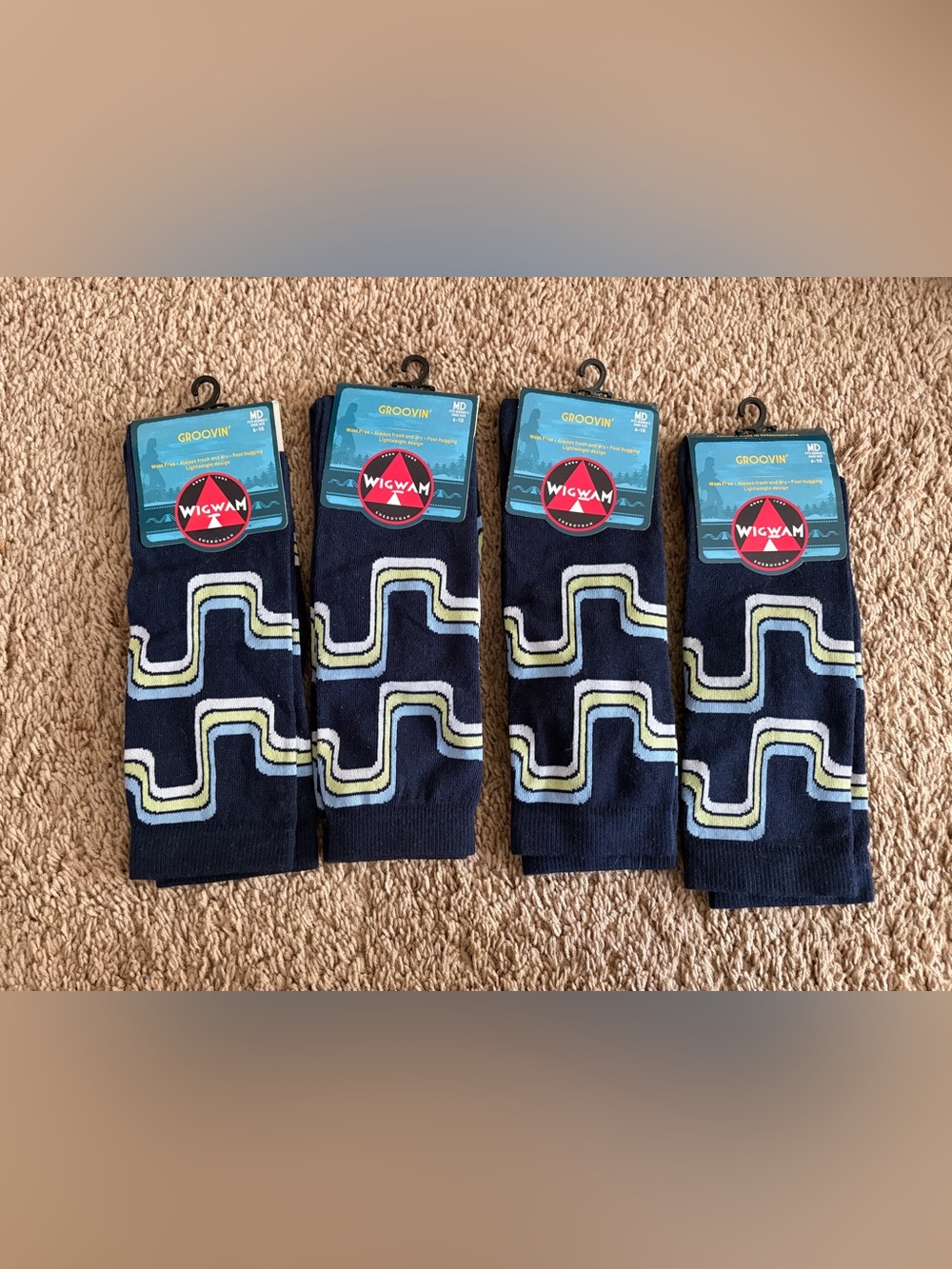 NWT Wigwam "Groovin'" crew socks